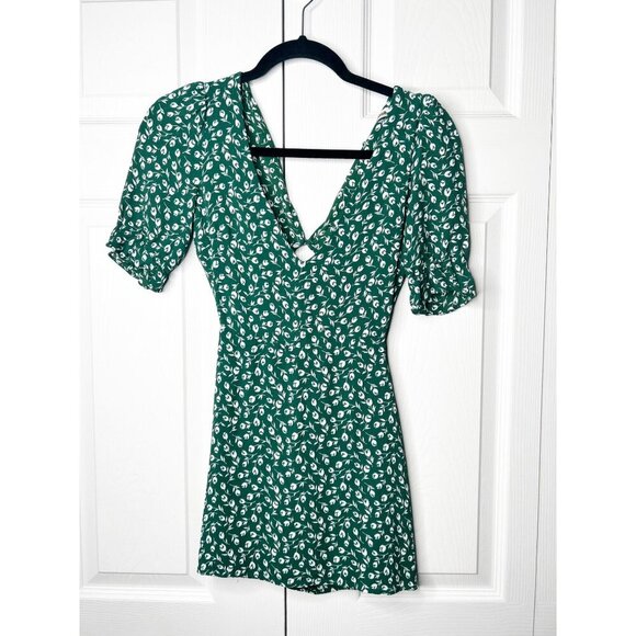 Reformation Dresses & Skirts - Reformation Brielle Green White Printed Short Sleeve Mini Dress Women's Size 2